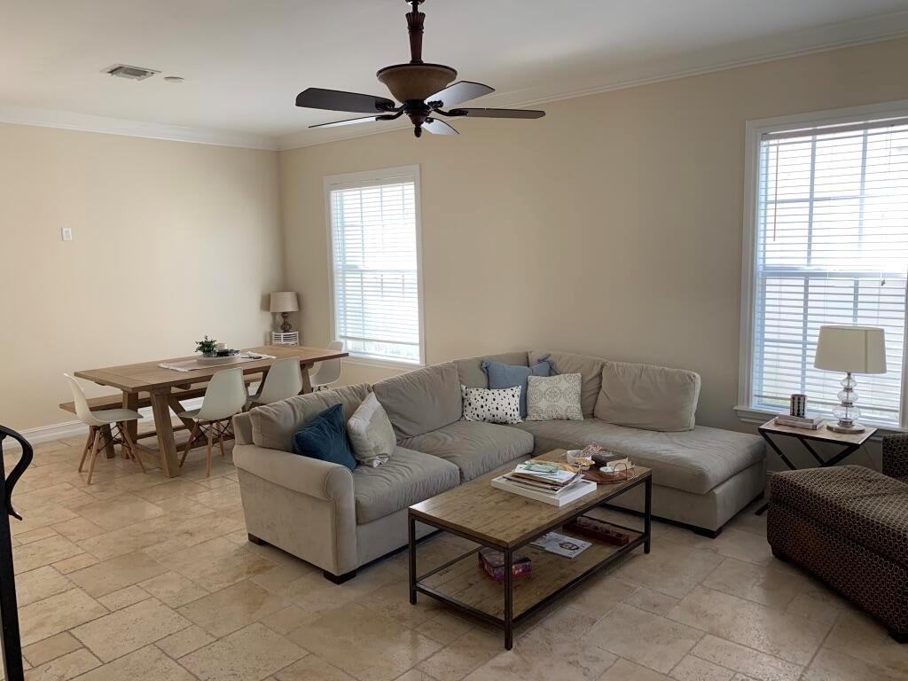 2200 Sw 13th Ave - Photo 3 of 8