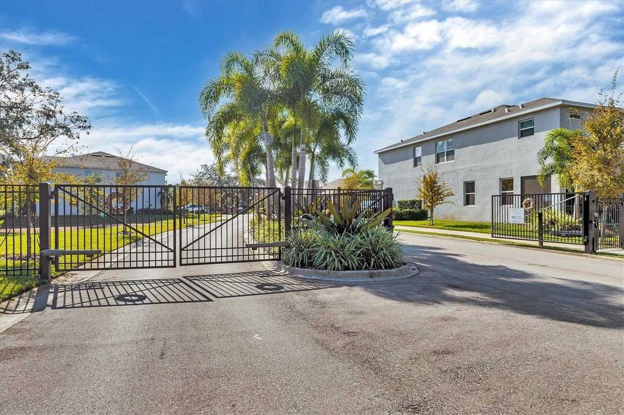 8657 Palmer Park Cir - Photo 3 of 50