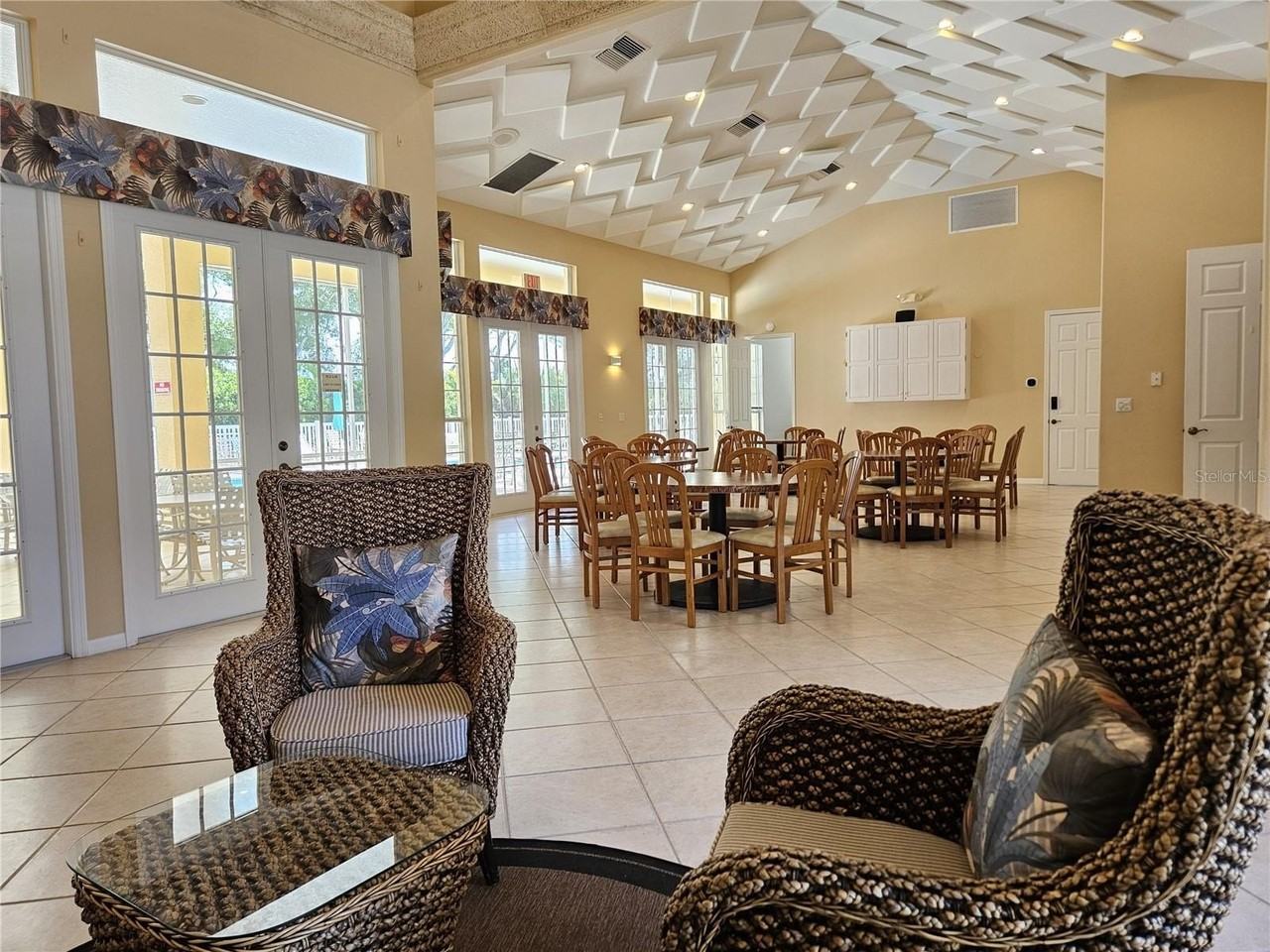 330 Rio Terra - Photo 3 of 50