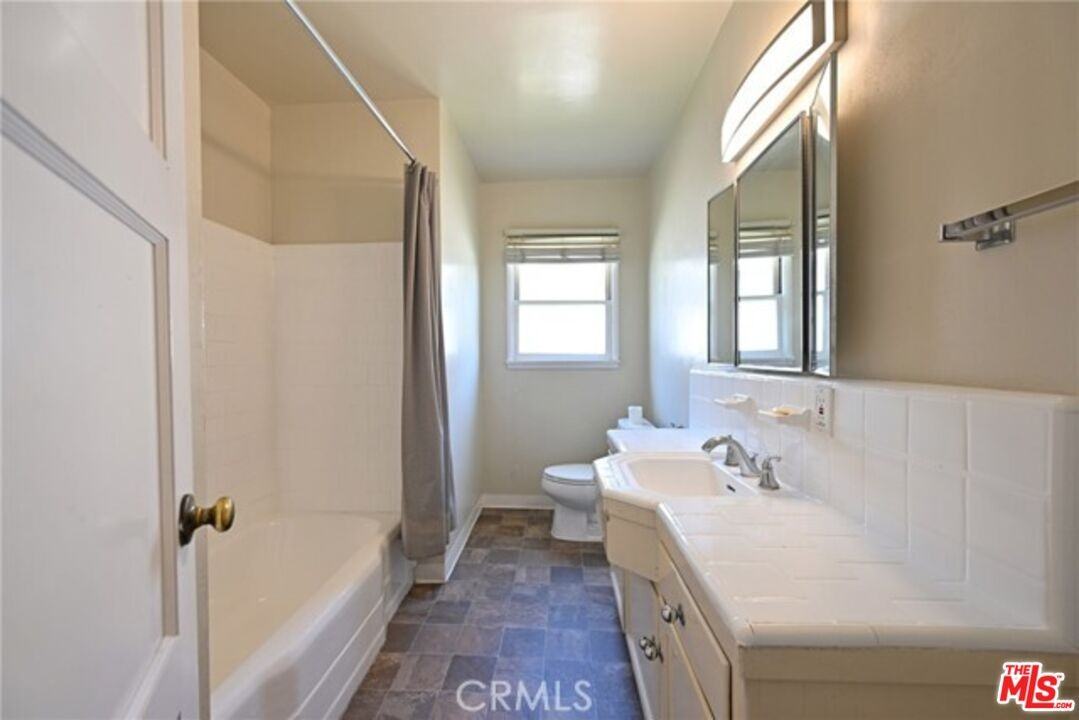 11061 Ohio Ave #3 - Photo 2 of 8