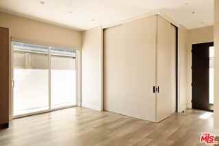 2325 27th St #B - Photo 6 of 8