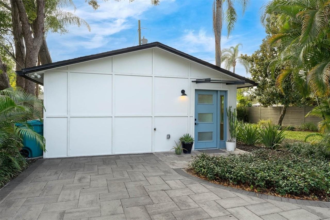 228 E Harding St - Photo 3 of 34