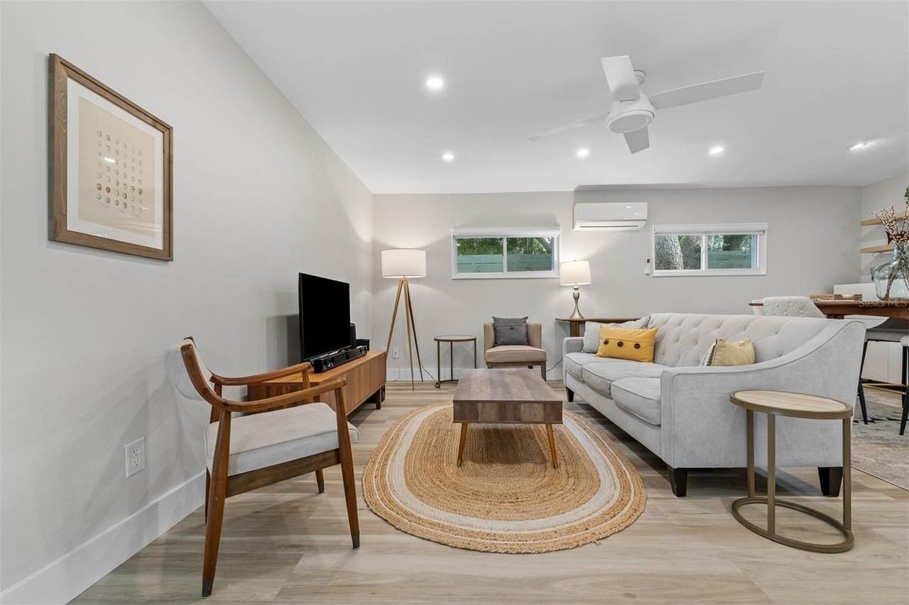 228 E Harding St - Photo 7 of 34