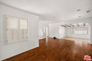 5227 Etheldo Ave - Photo 4 of 8