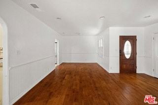 5227 Etheldo Ave - Photo 7 of 8