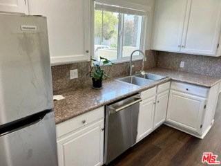 2045 Glencoe Ave - Photo 2 of 8