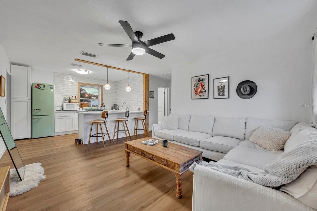 798 E 26th Ave - Photo 3 of 20