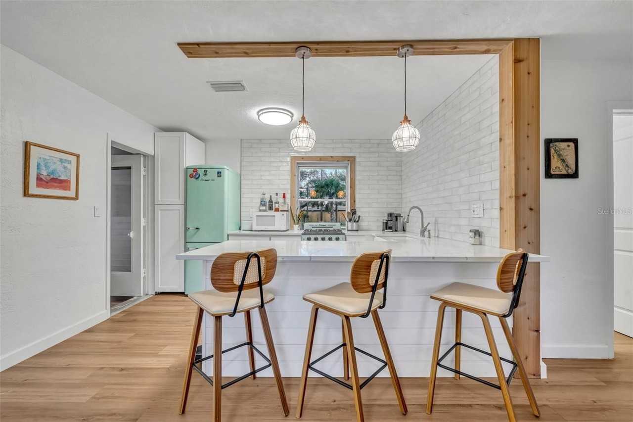 798 E 26th Ave - Photo 6 of 20