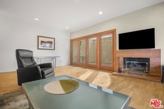 916 15th St #1 - Photo 3 of 8