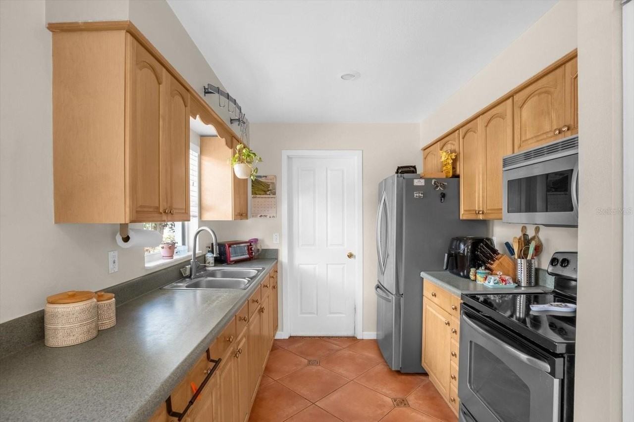 739 Seminole Ave - Photo 6 of 17