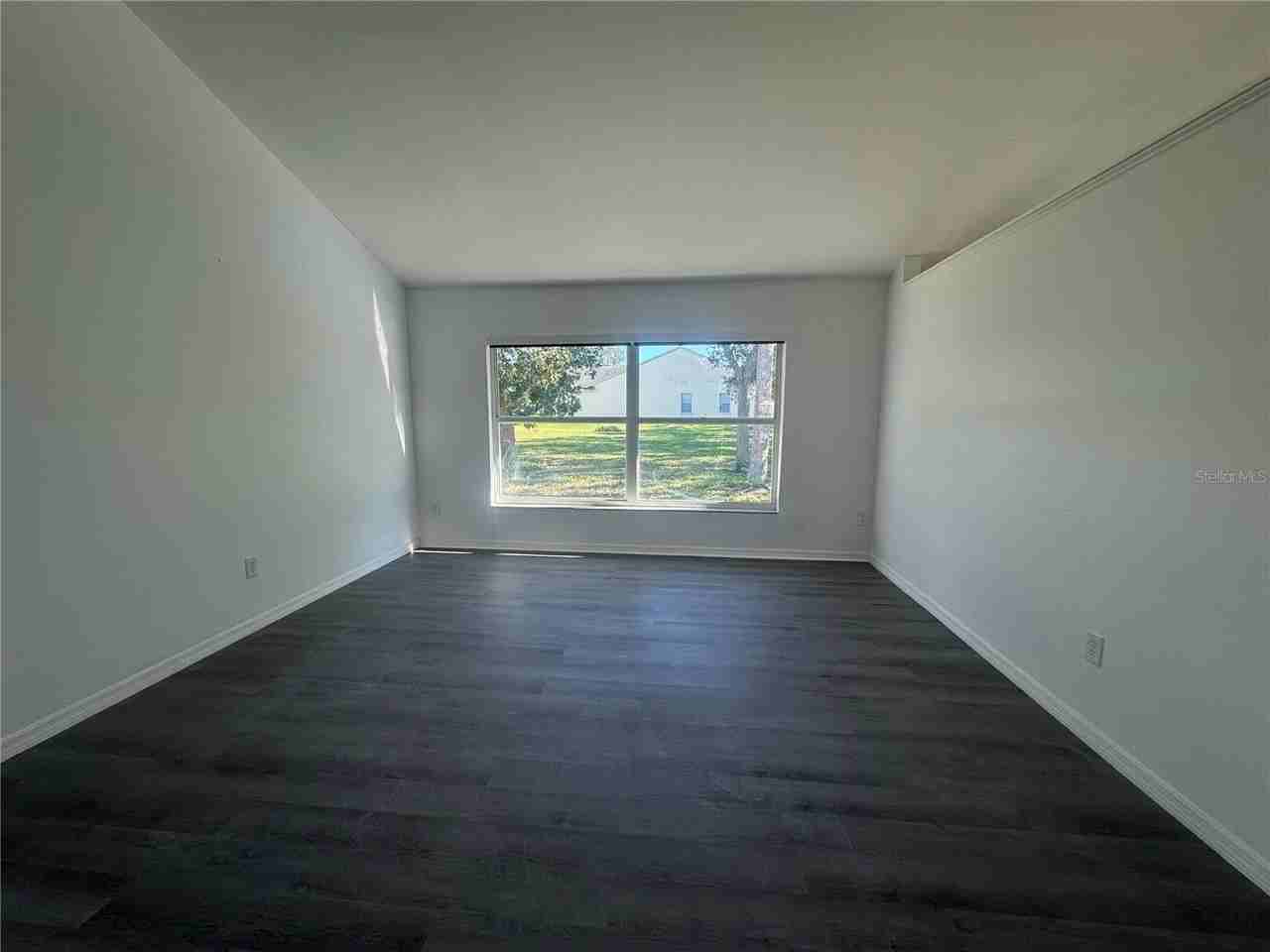 215 Hollowbrook Cir - Photo 6 of 25