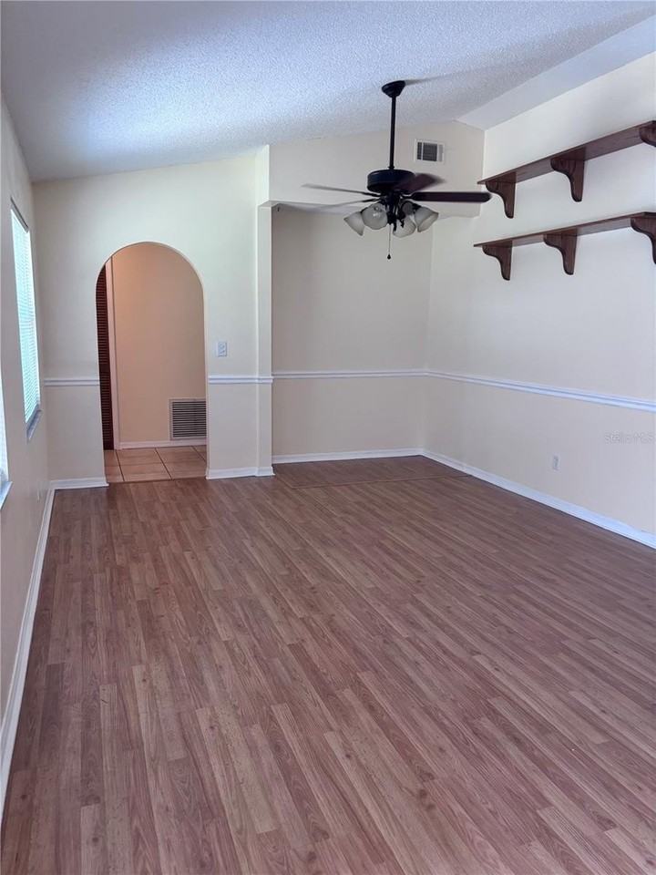 4907 Ne 6th St - Photo 2 of 25