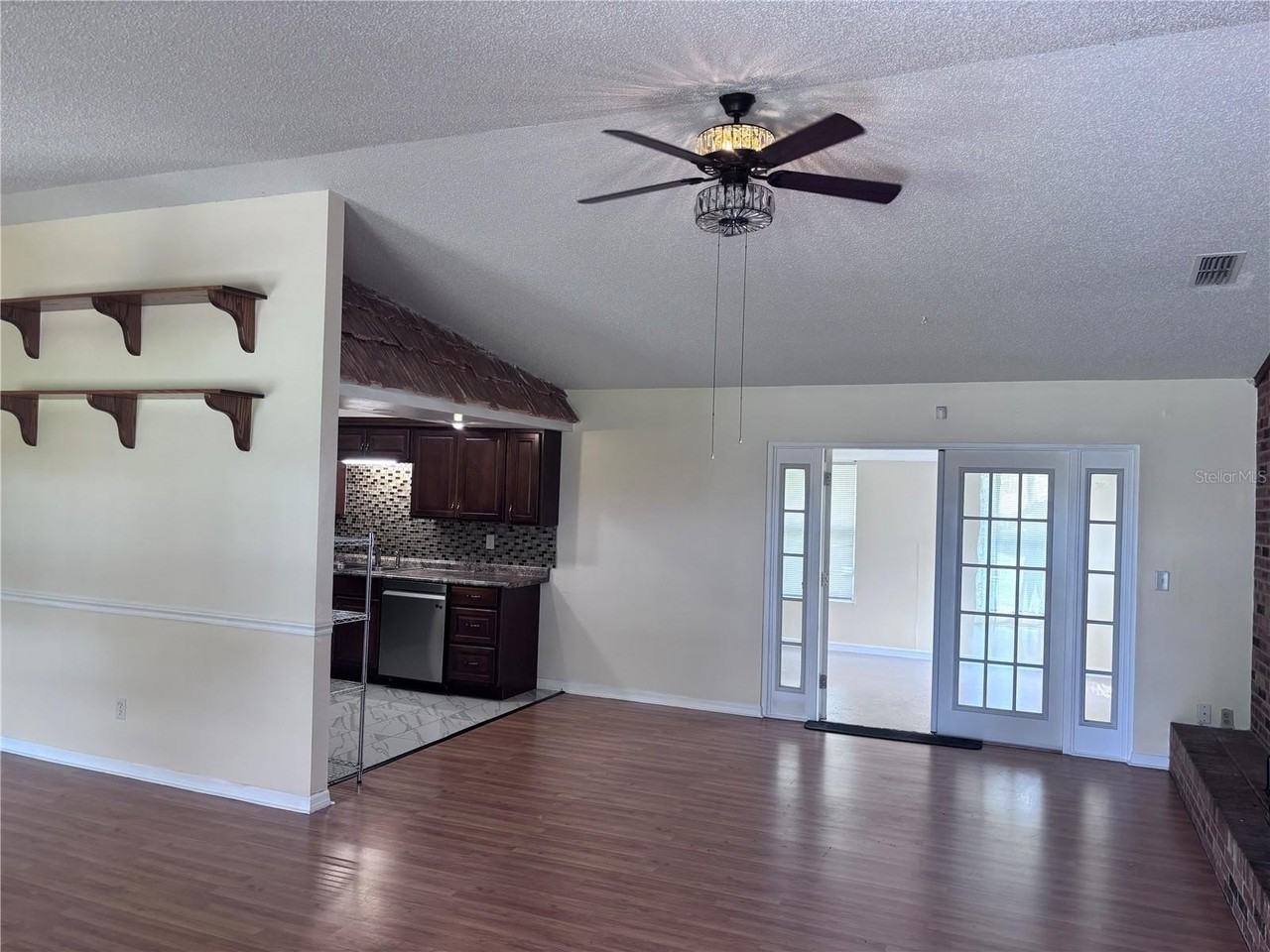 4907 Ne 6th St - Photo 4 of 25