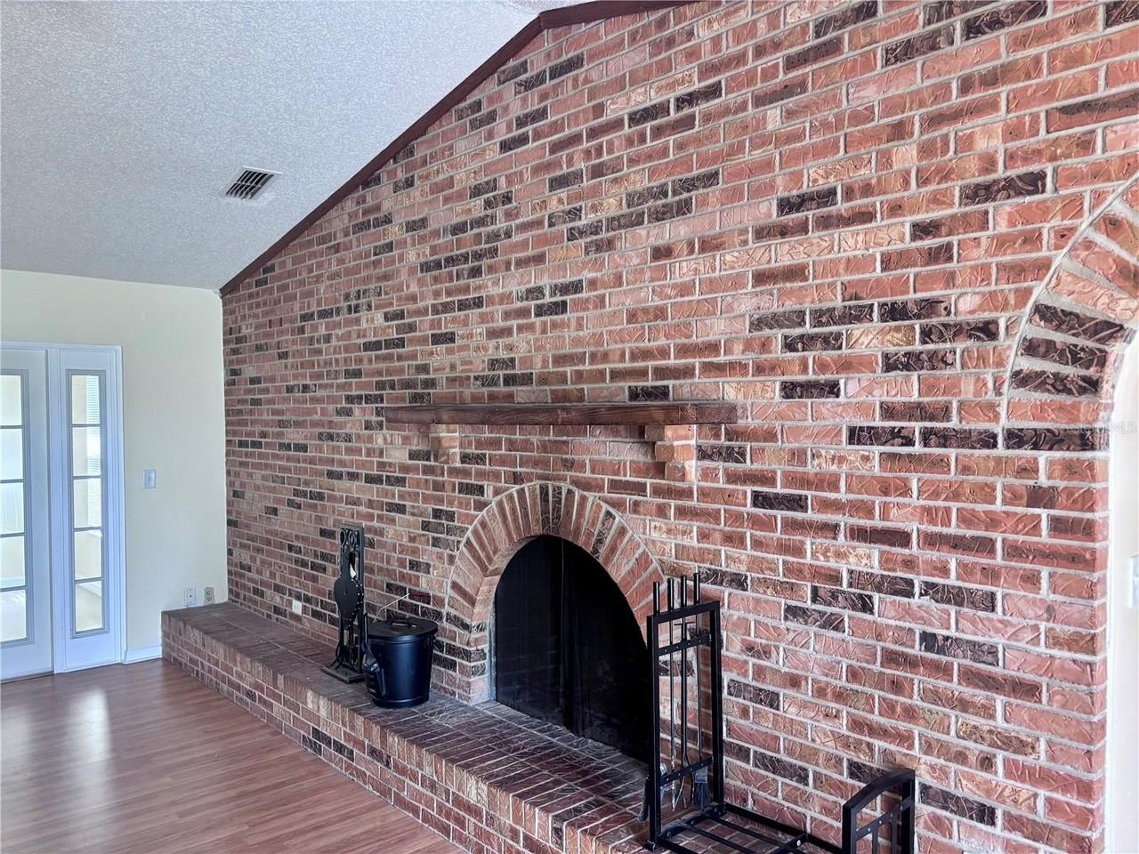 4907 Ne 6th St - Photo 5 of 25