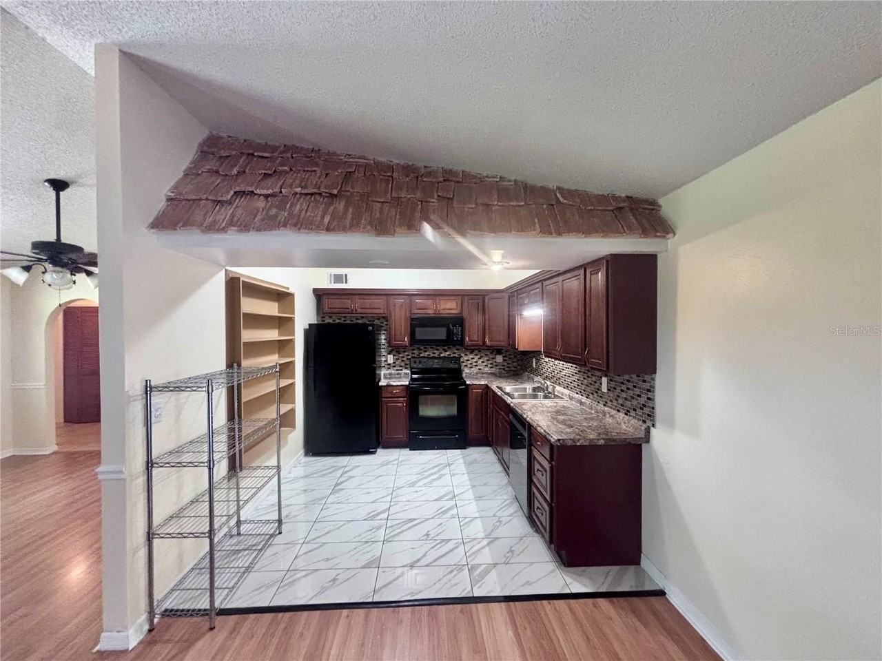 4907 Ne 6th St - Photo 7 of 25