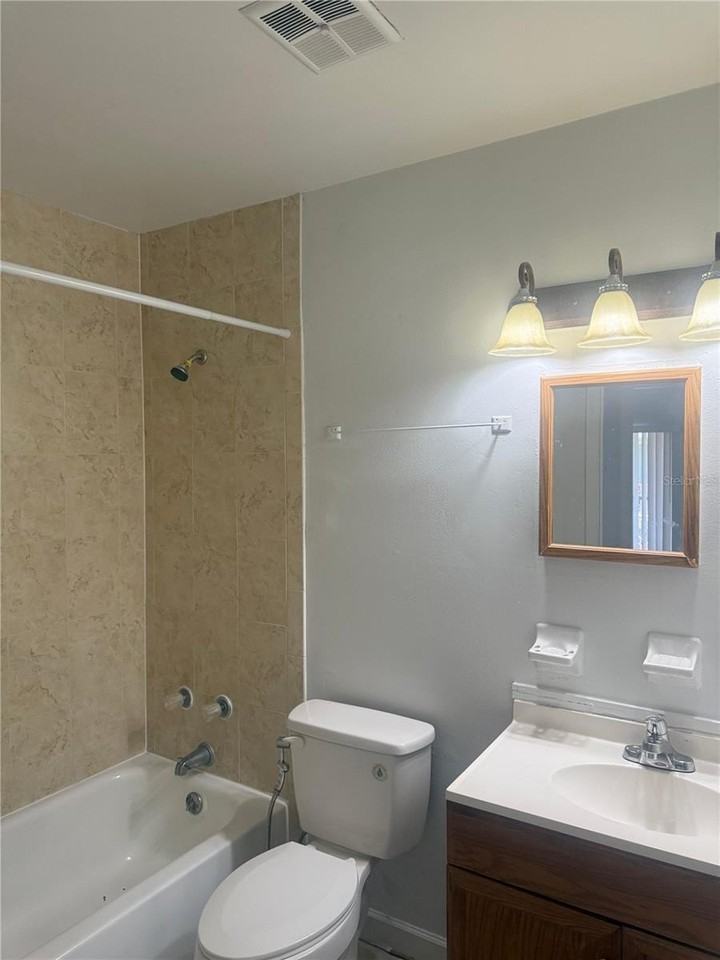 1807 Michigan Ave #D - Photo 5 of 18