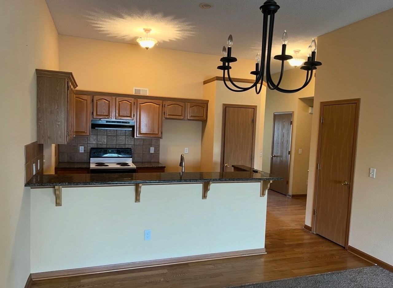 1909 S Powahatan Ct - Photo 2 of 12