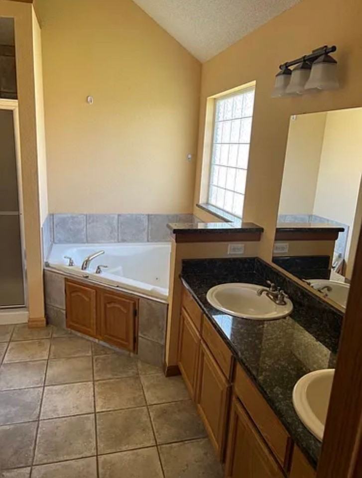 1909 S Powahatan Ct - Photo 6 of 12