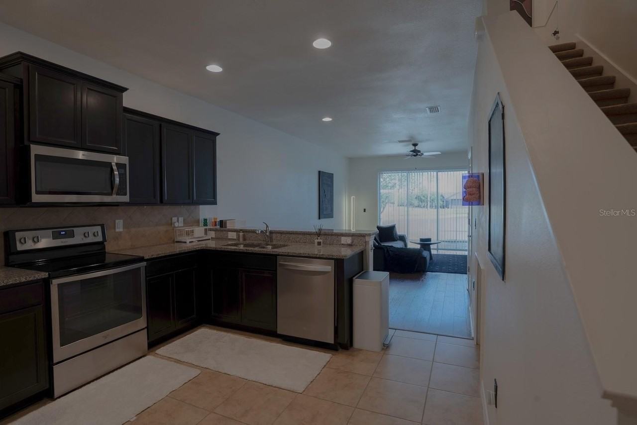 9136 Hillcroft Dr - Photo 2 of 49