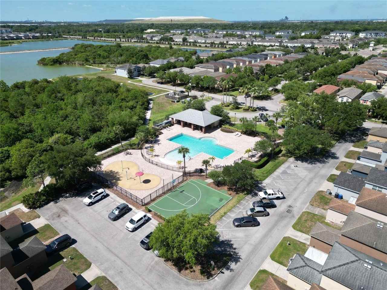 9136 Hillcroft Dr - Photo 5 of 49