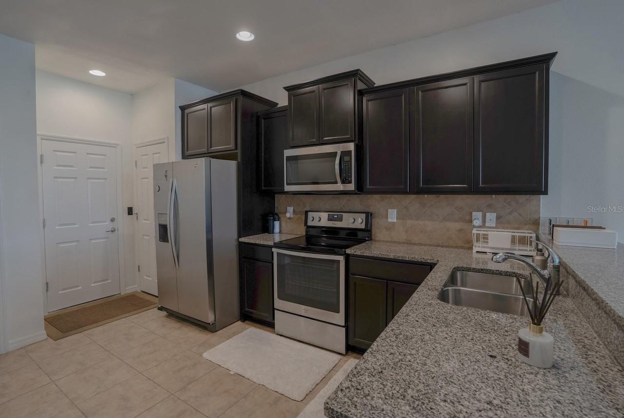 9136 Hillcroft Dr - Photo 7 of 49