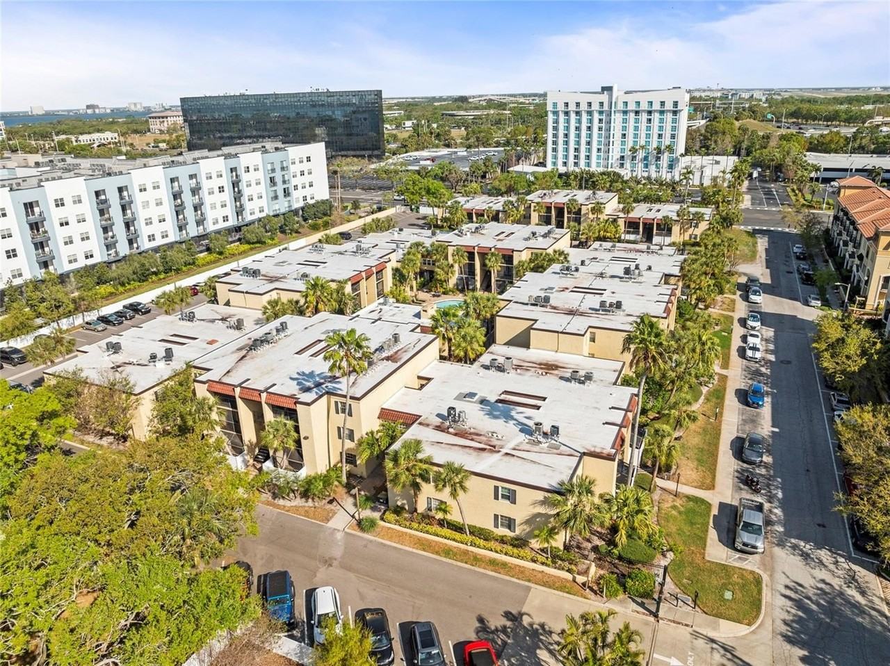 5304 W Kennedy Blvd #107 - Photo 3 of 36