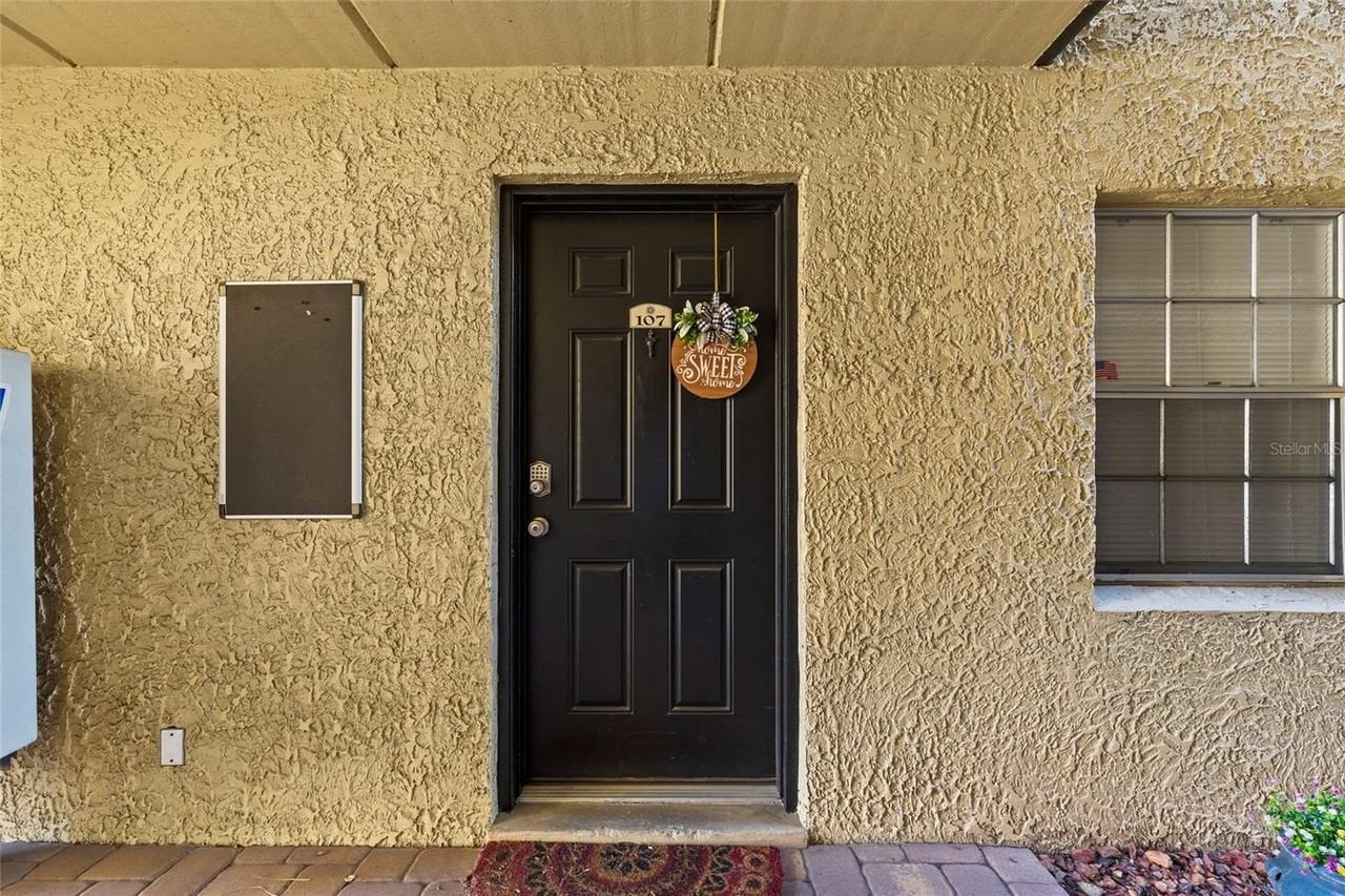 5304 W Kennedy Blvd #107 - Photo 4 of 36