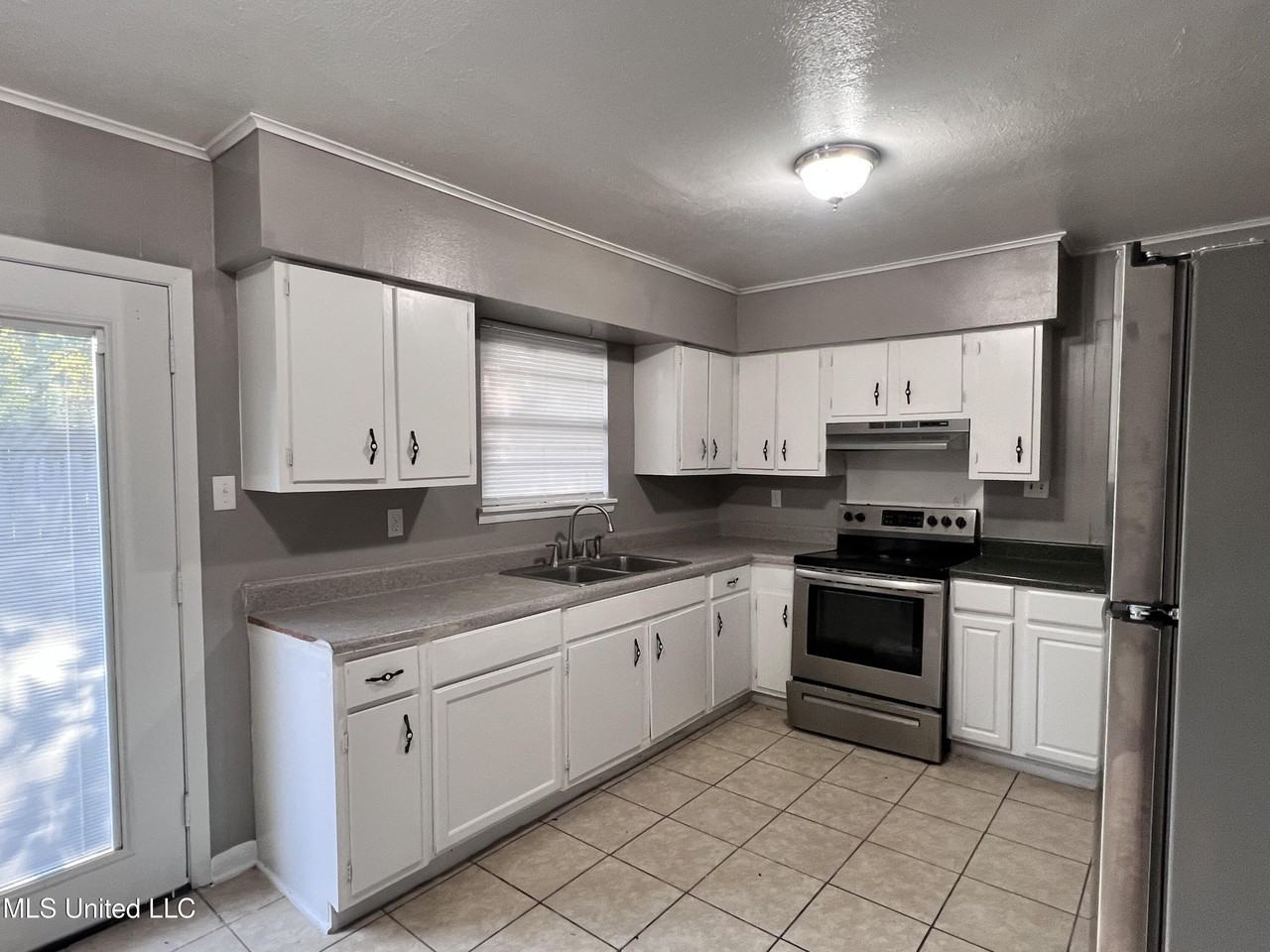 11520 Klein Rd - Photo 4 of 16
