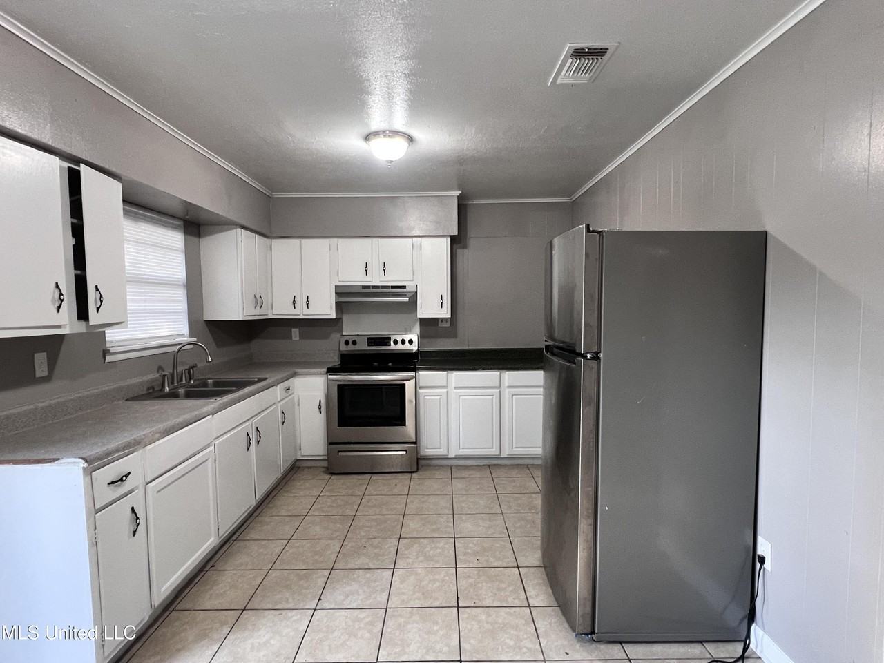 11520 Klein Rd - Photo 5 of 16