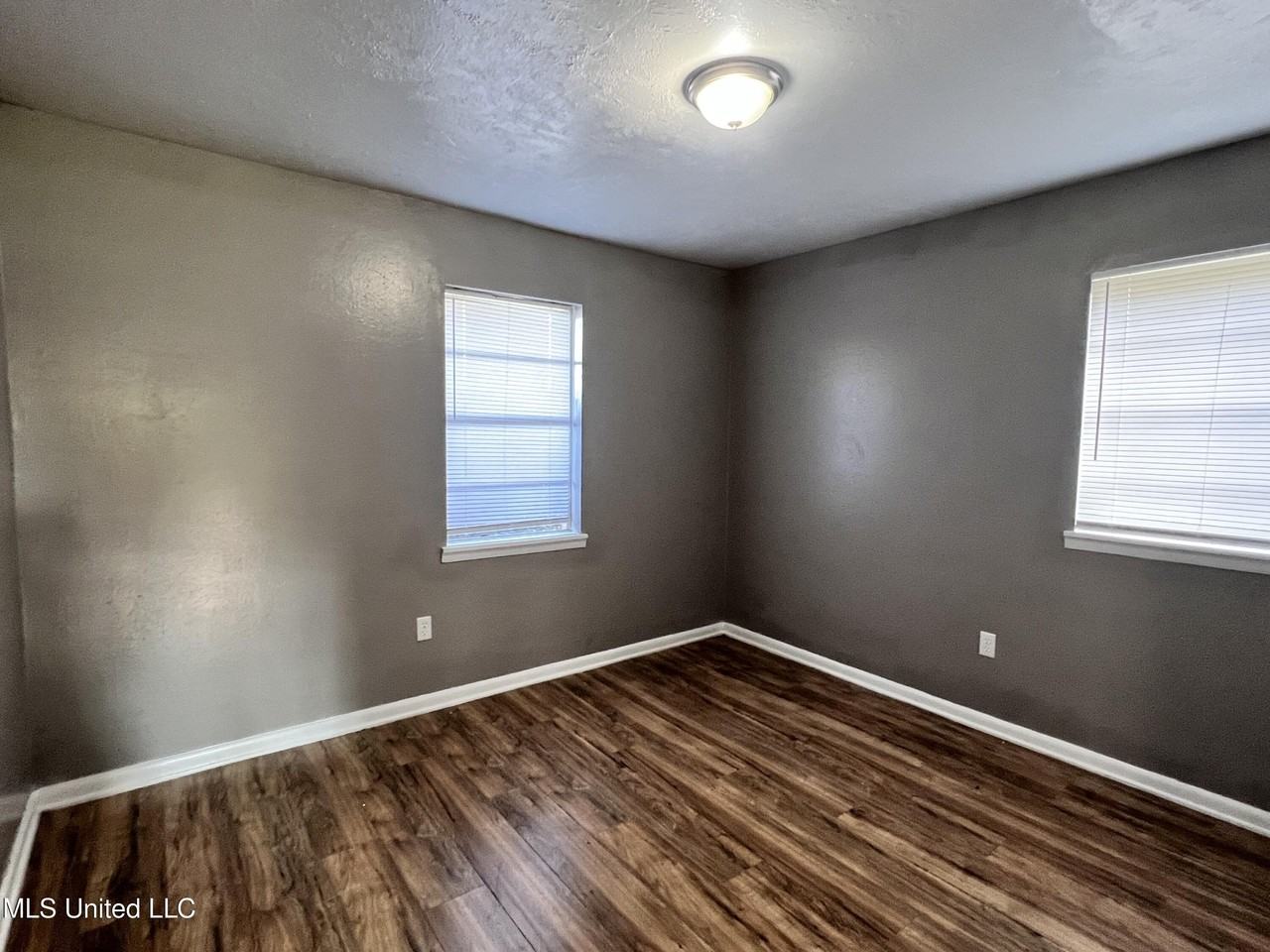 11520 Klein Rd - Photo 7 of 16