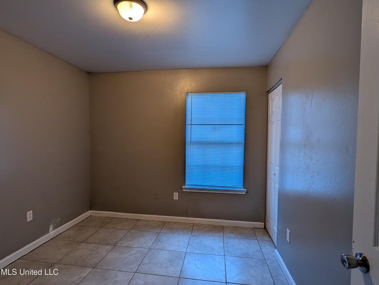 2909 57th Ave - Photo 7 of 14