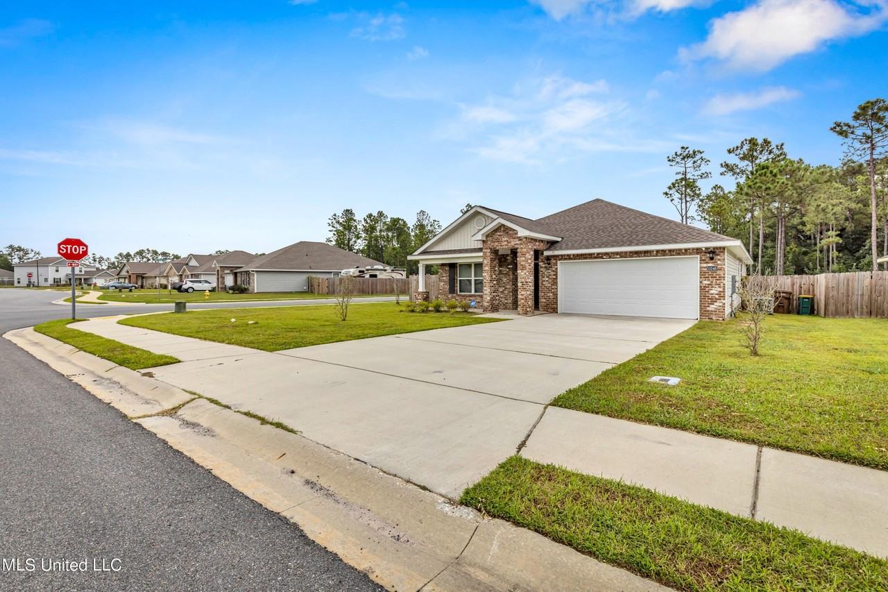 10246 Orchid Magnolia Dr - Photo 3 of 32