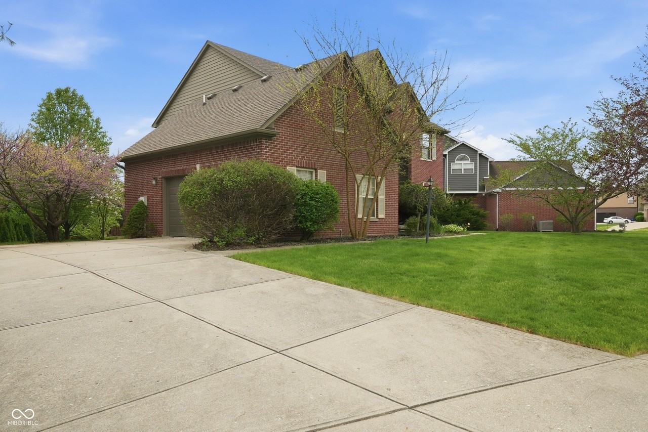 4091 Huntsman Dr - Photo 2 of 50