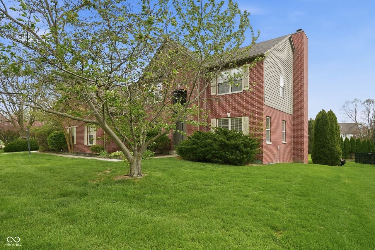 4091 Huntsman Dr - Photo 3 of 50