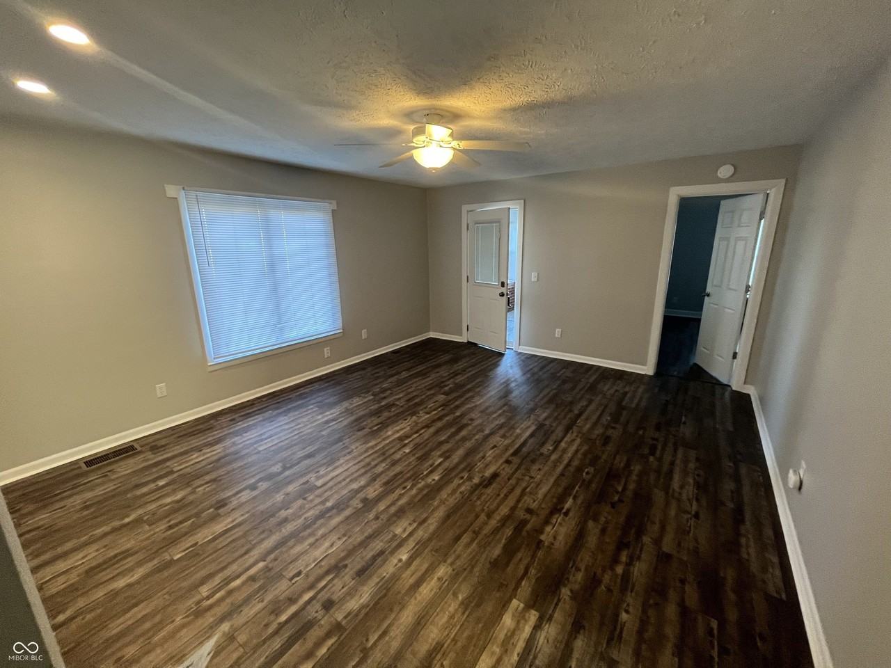 501 E Main St - Photo 4 of 9