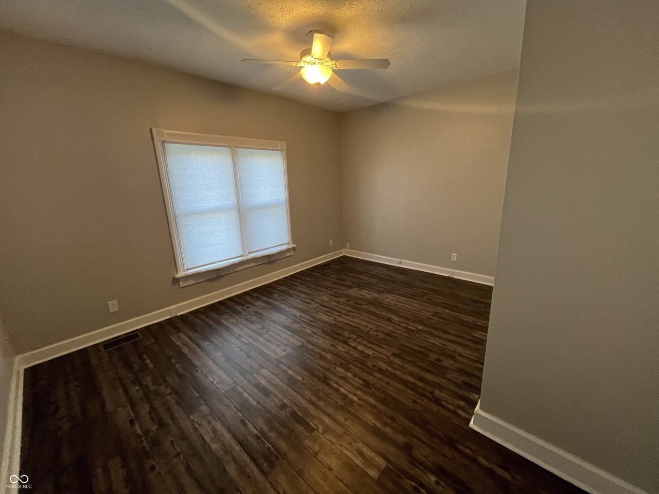 501 E Main St - Photo 5 of 9