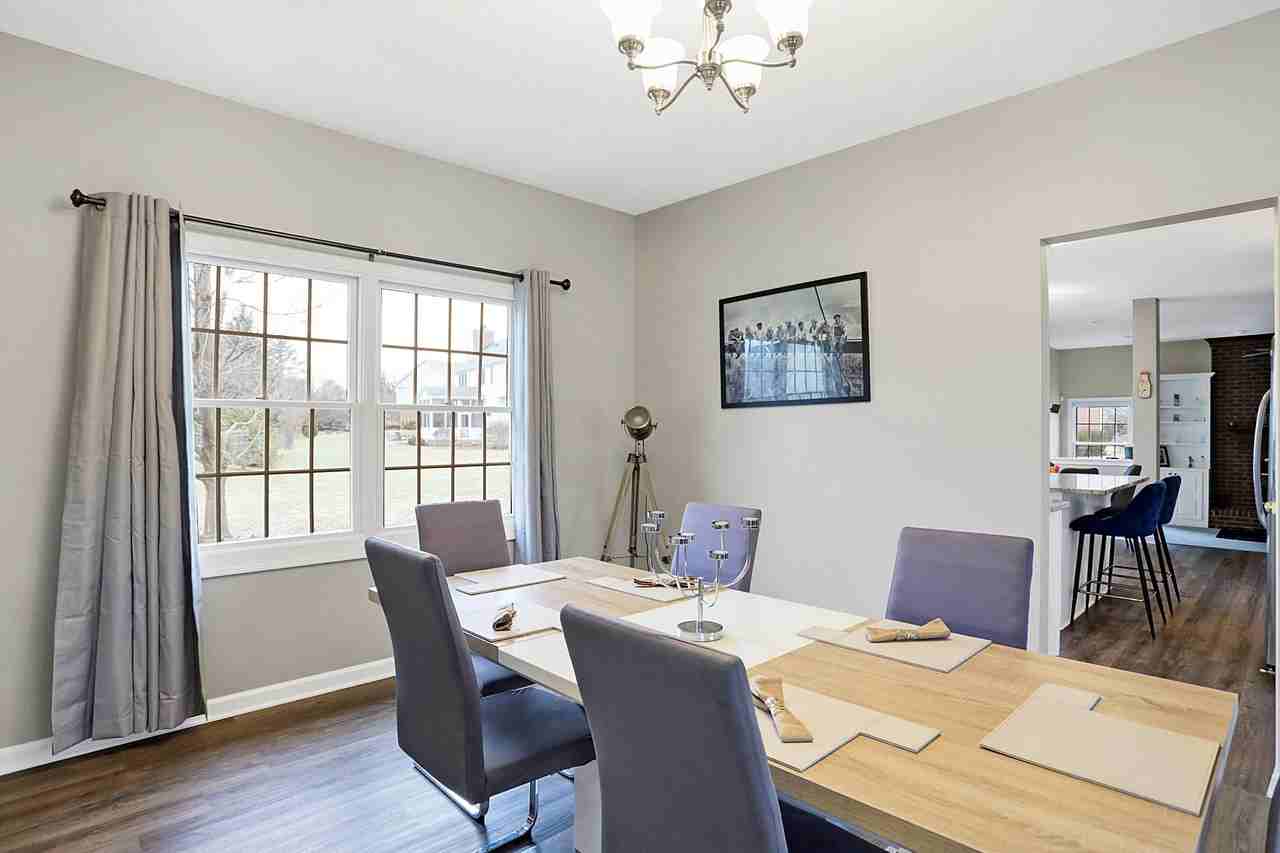 13560 Kingsbury Dr #1 - Photo 4 of 29