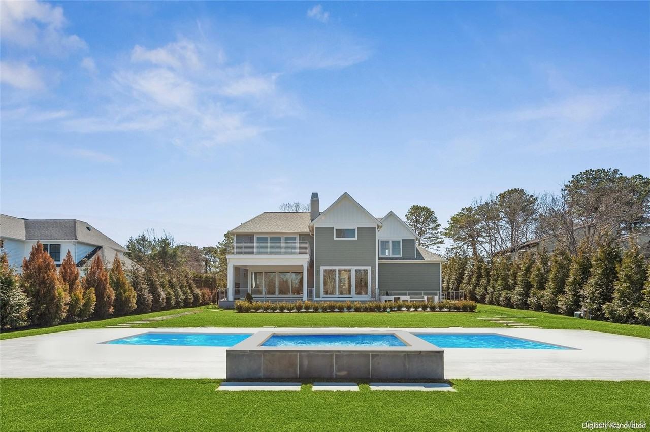 59 Shinnecock Hills Rd - Photo 2 of 20