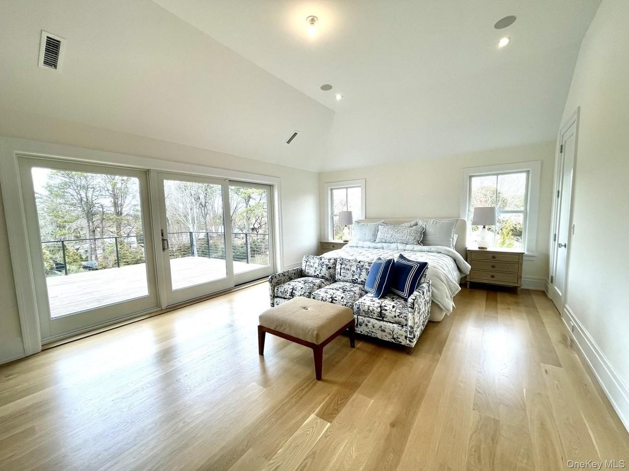 59 Shinnecock Hills Rd - Photo 3 of 20