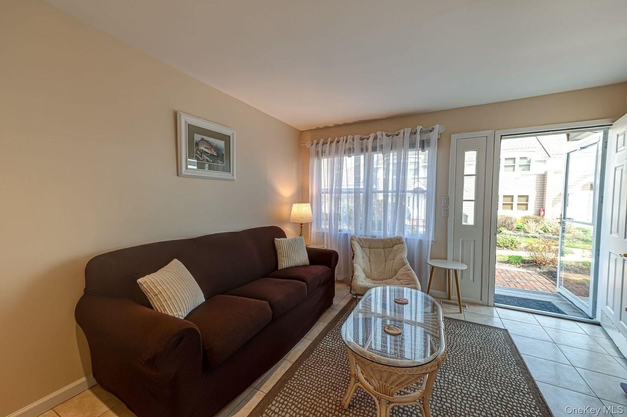 49 Canoe Place Rd #212 - Photo 4 of 22