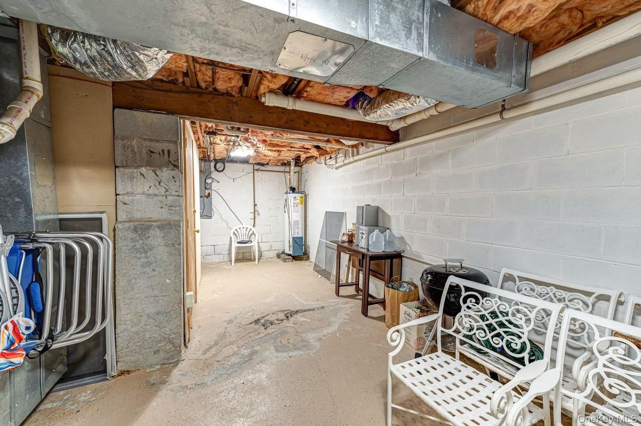49 Canoe Place Rd #212 - Photo 6 of 22