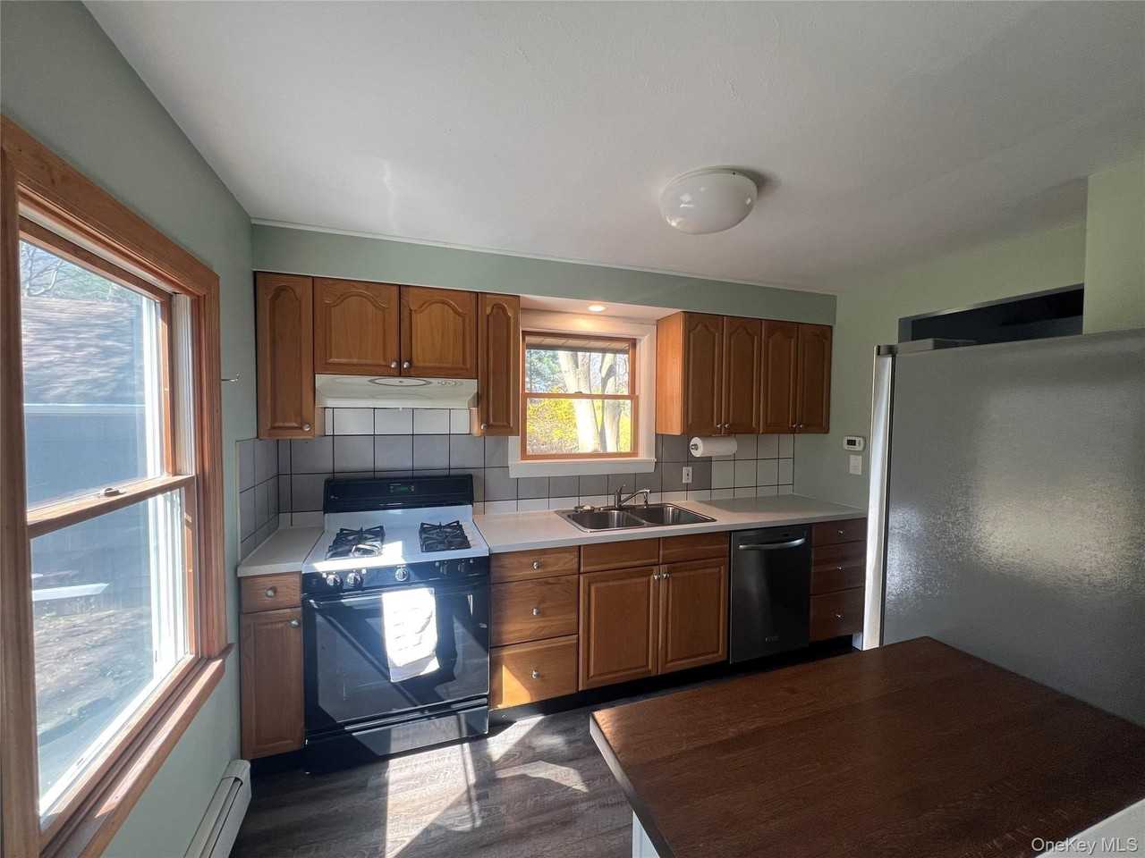 76 Mount Pleasant Rd - Photo 7 of 10