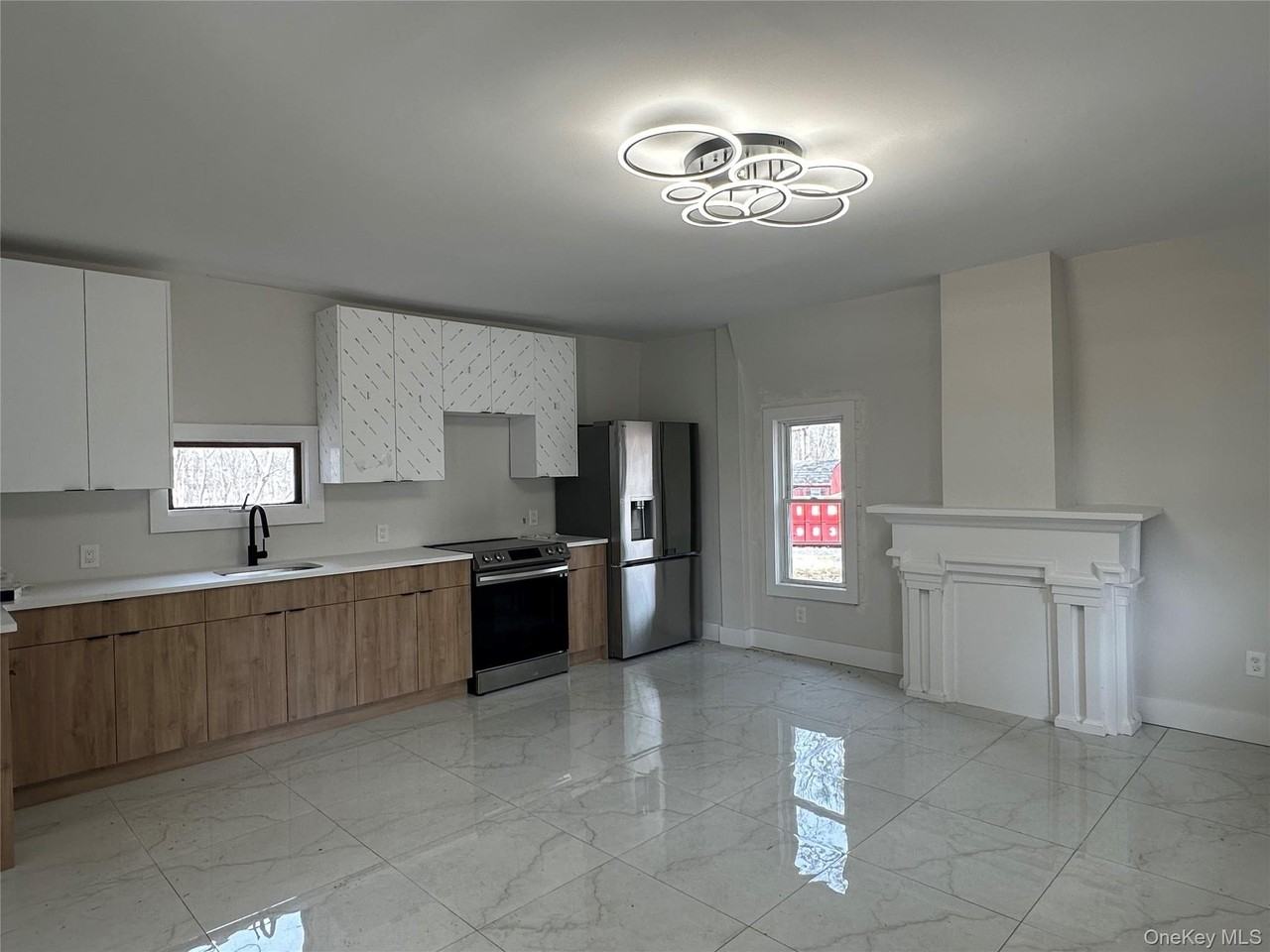1445 Burlingham Rd - Photo 6 of 32