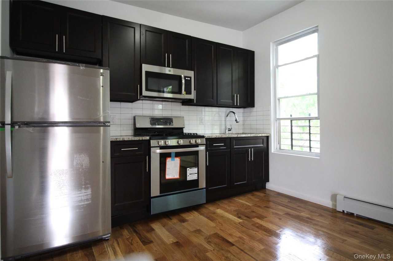 291 Bonner Pl #2 - Photo 2 of 19