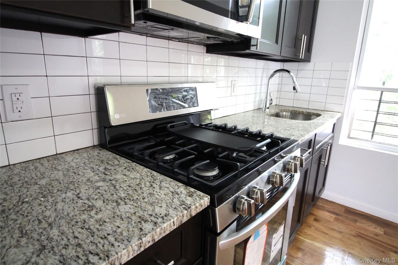 291 Bonner Pl #2 - Photo 3 of 19