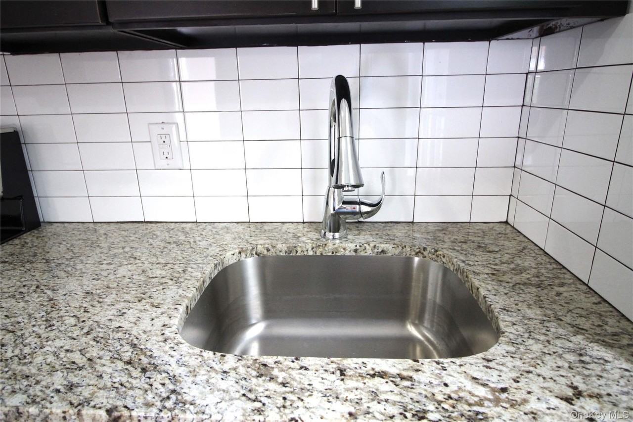 291 Bonner Pl #2 - Photo 5 of 19