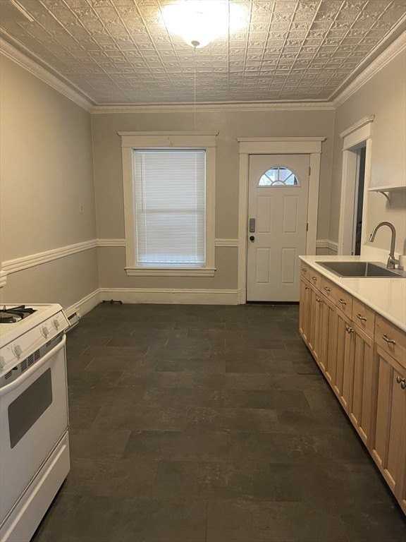 245 Sargeant St #2 - Photo 3 of 9