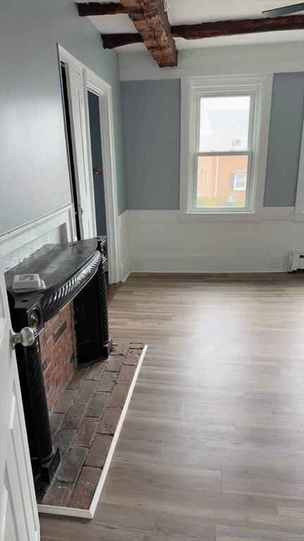 140 Commercial St - Photo 3 of 8