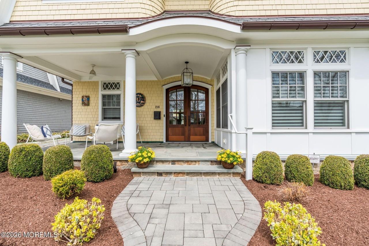 218 Worthington Ave - Photo 3 of 50