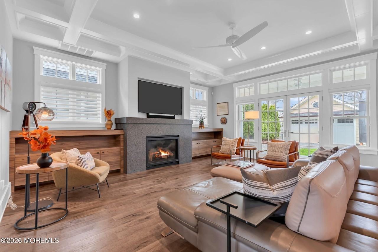 218 Worthington Ave - Photo 7 of 50